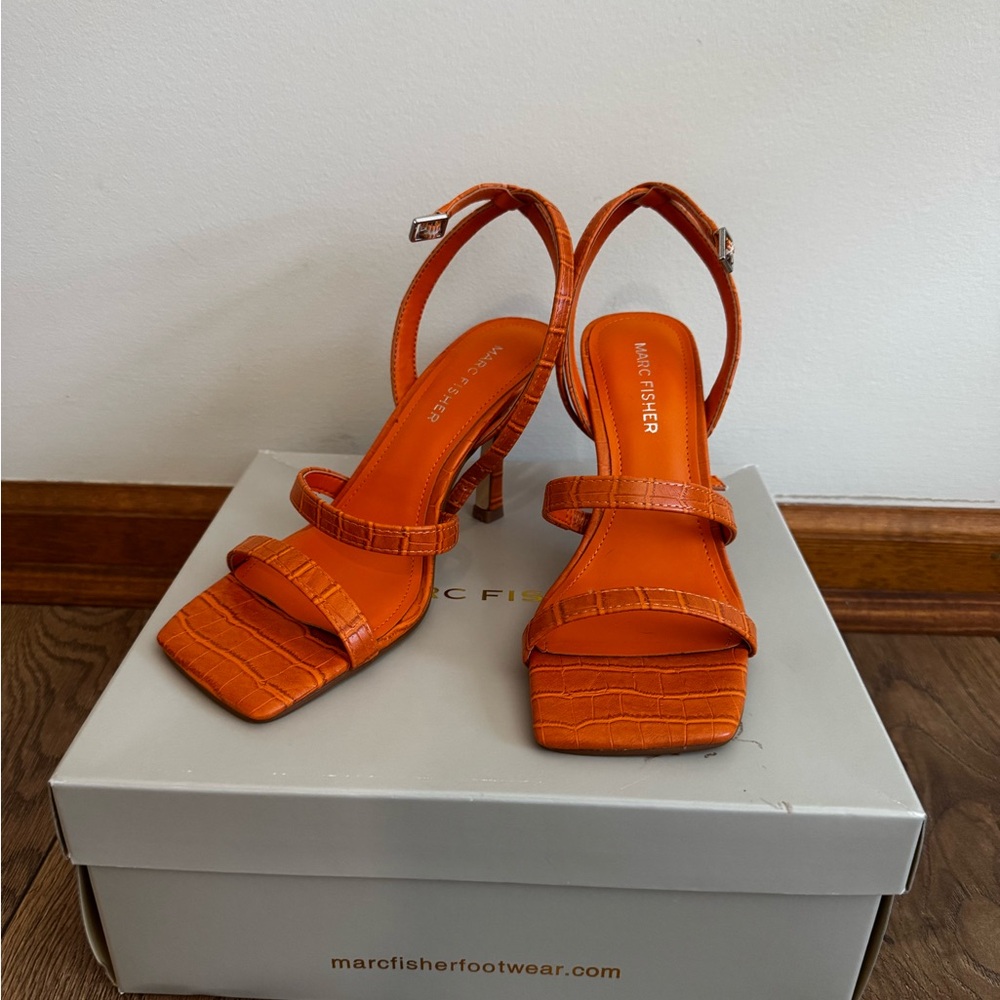 Marc Fisher Orange Croc Embossed Heels Square Toe Strappy Sandals Size 6.5